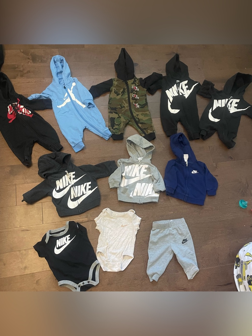 Nike Baby Hoodie & Bodysuit Set - Gray/Black/Blue